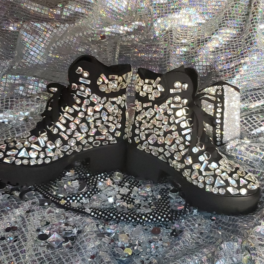 BOOTS - Picture 6 of 15